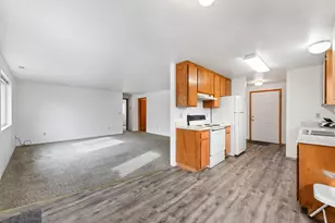 731 Maple St, Central Point, OR 97502 - Photo 4