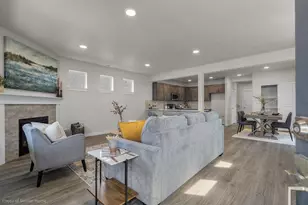 3422 NW 7th St, Redmond, OR 97756 - Photo 2