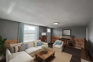 293 NE 7th St, Prineville, OR 97754 - Photo 2