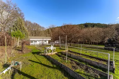 949 Wards Creek Road, Rogue River, OR 97537 - Photo 36