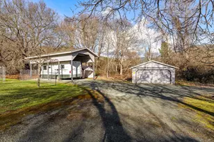 949 Wards Creek Rd, Rogue River, OR 97537 - Photo 30