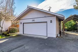 949 Wards Creek Rd, Rogue River, OR 97537 - Photo 28