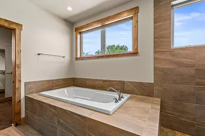 551 Sutton Place, Ashland, OR 97520 - Photo 18