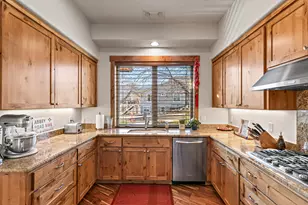 551 Sutton Pl, Ashland, OR 97520 - Photo 10