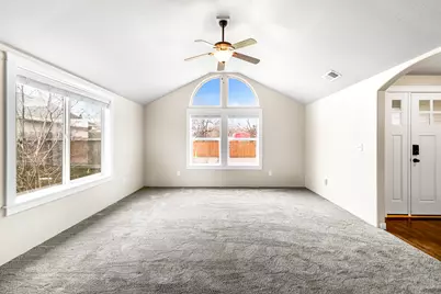 3288 Grant Road, Central Point, OR 97502 - Photo 4