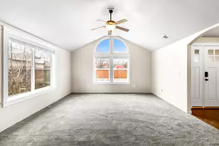 3288 Grant Rd, Central Point, OR 97502 - Photo 4