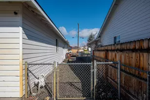 992 SE 2nd St, Prineville, OR 97754 - Photo 28