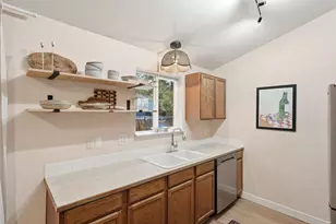 60987 Lodgepole Dr, Bend, OR 97702 - Photo 8