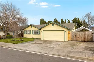 1565 Toralon Dr, Medford, OR 97501 - Photo 2