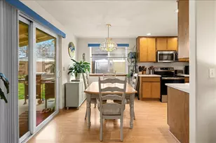 1565 Toralon Dr, Medford, OR 97501 - Photo 2