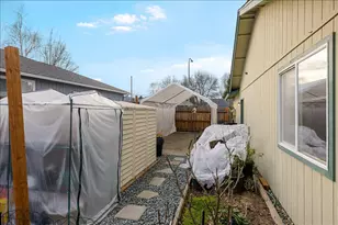 1565 Toralon Dr, Medford, OR 97501 - Photo 16