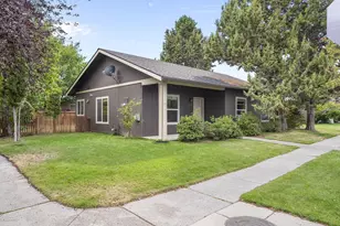 61210 Larkspur Loop, Bend, OR 97702 - Photo 2