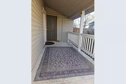 704 SW K Street, Grants Pass, OR 97526 - Photo 2
