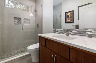 2526 NW Locke Ct, Bend, OR 97703 - Photo 20