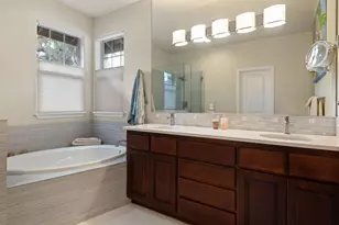 2526 NW Locke Ct, Bend, OR 97703 - Photo 12