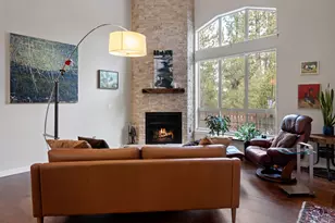 2526 NW Locke Ct, Bend, OR 97703 - Photo 4