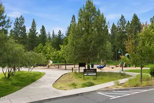 2526 NW Locke Ct, Bend, OR 97703 - Photo 32