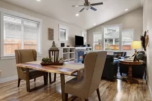 405 S Timber Creek Dr, Sisters, OR 97759 - Photo 2