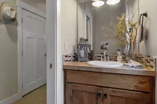 405 S Timber Creek Dr, Sisters, OR 97759 - Photo 16