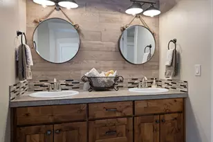 405 S Timber Creek Dr, Sisters, OR 97759 - Photo 22