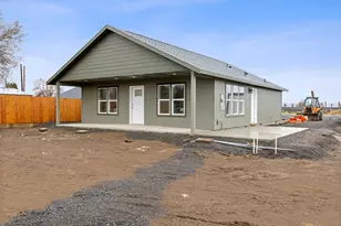 147 Jefferson Ave, Metolius, OR 97741 - Photo 2