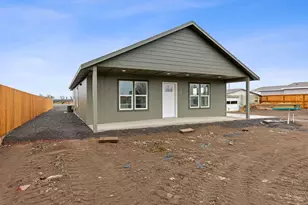 147 Jefferson Ave, Metolius, OR 97741 - Photo 2