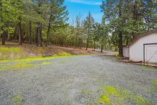 6900 Pleasant Creek Rd, Rogue River, OR 97537 - Photo 32