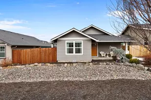 3467 W Antler Ave, Redmond, OR 97756 - Photo 2