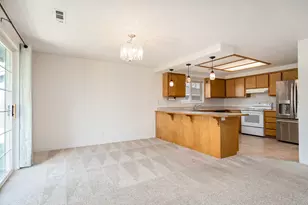 1766 S Holly St, Medford, OR 97501 - Photo 4