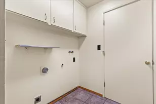 401 Elm St, Phoenix, OR 97535 - Photo 28