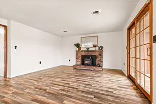 401 Elm St, Phoenix, OR 97535 - Photo 8