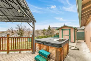 401 Elm St, Phoenix, OR 97535 - Photo 32