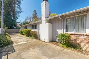 401 SW J St, Grants Pass, OR 97526 - Photo 2