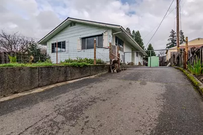 214 Berglund Street, Rogue River, OR 97537 - Photo 1