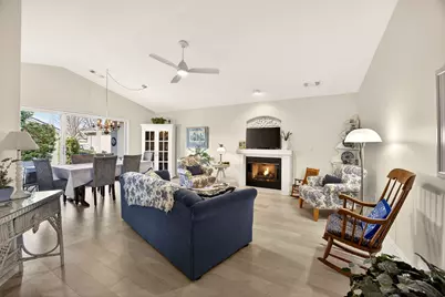 614 Cherrywood Drive, Medford, OR 97504 - Photo 4