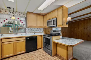 1077 Lee Roze Ln, Grants Pass, OR 97527 - Photo 12
