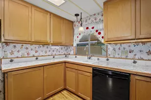 1077 Lee Roze Ln, Grants Pass, OR 97527 - Photo 12