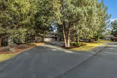 3178 NW Clubhouse Drive, Bend, OR 97703 - Photo 2