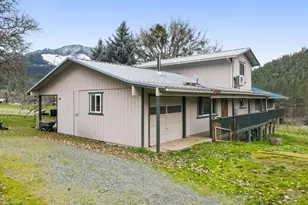 431 Murphy Gulch Rd, Rogue River, OR 97537 - Photo 2