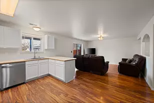 3127 SW Metolius Ave, Redmond, OR 97756 - Photo 8