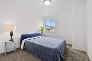 20456 Brentwood Ave, Bend, OR 97702 - Photo 12