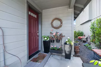 240 NW 30th Street, Redmond, OR 97756 - Photo 6