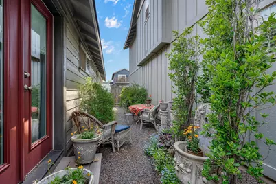 240 NW 30th Street, Redmond, OR 97756 - Photo 22