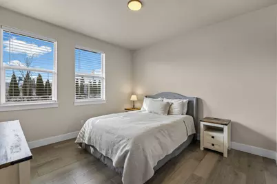 20534 Empire Avenue, Bend, OR 97701 - Photo 6