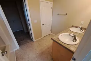 2465 NE 7th Ln, Redmond, OR 97756 - Photo 16