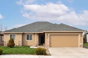 2465 NE 7th Ln, Redmond, OR 97756 - Photo 4