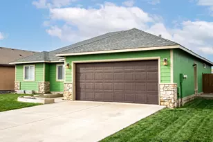 2465 NE 7th Ln, Redmond, OR 97756 - Photo 6