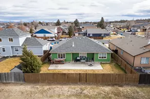 2465 NE 7th Ln, Redmond, OR 97756 - Photo 18