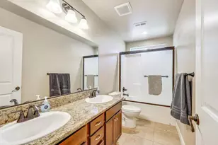 2852 Glacier Dr, Klamath Falls, OR 97603 - Photo 6