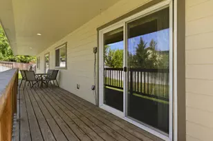 2852 Glacier Dr, Klamath Falls, OR 97603 - Photo 22